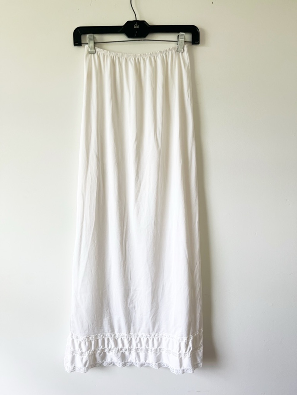 Vintage Midi Length White Slip Skirt with Lace Hem and Slit Size M